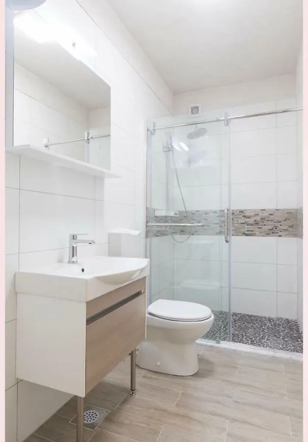 Alena Luxury Apartment With Jacuzzi Split