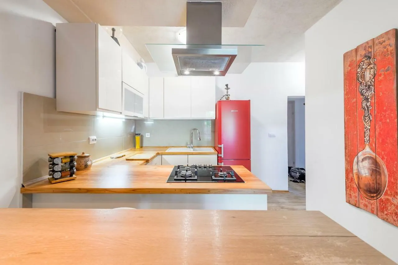 Alena Luxury Apartment With Jacuzzi Split